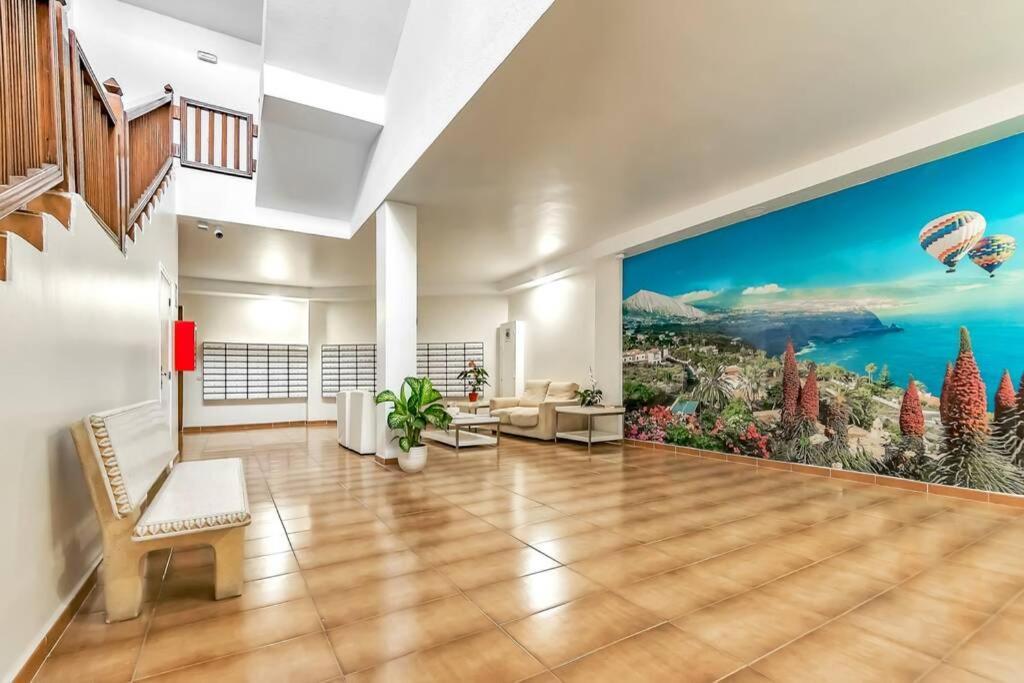 Modern In Parque Royal I, Playa Fanabe Apartamento